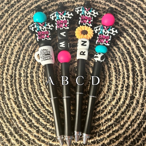 Scrub Life Keychain - Picture 2 of 2